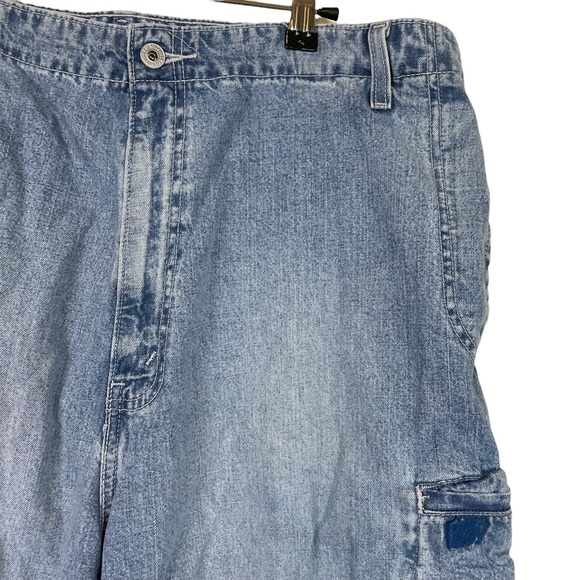 Vintage Levi’s Hirise Velcro Pocket Denim Cargo Shorts Dry Goods Red Tab Size 38 - Picture 10 of 16